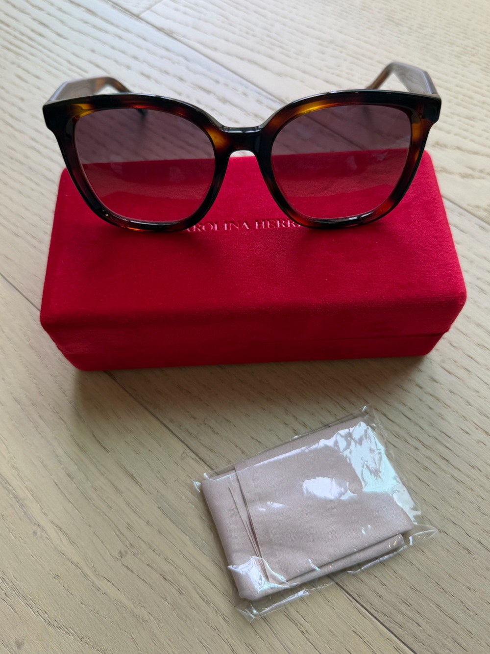 New Carolina Herrera - Tortoiseshell Women’s Sunglasses